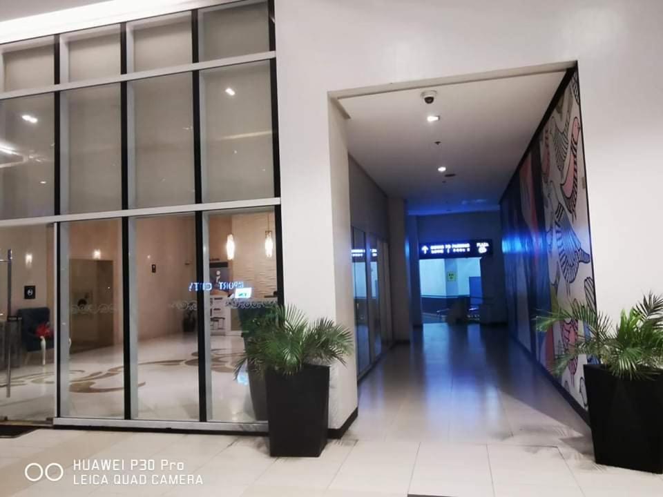 Staycation Condotel @150Newport Pasay City 마닐라 외부 사진